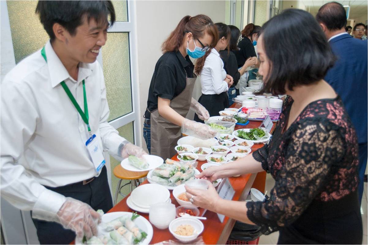 Bác sĩ ấn tượng với món ăn DrThin